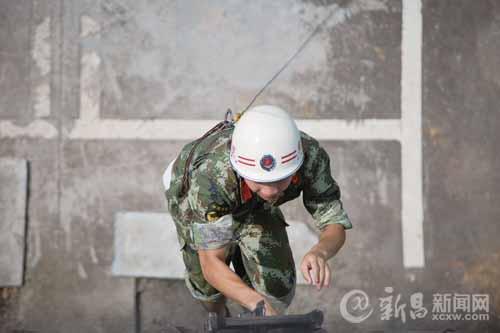 军训作文:迷彩青春,墨写军魂范文-初一军训作文