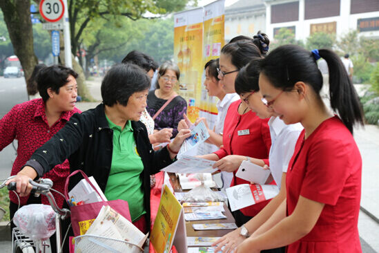 中信银行的客户服务专员是正式员工吗?