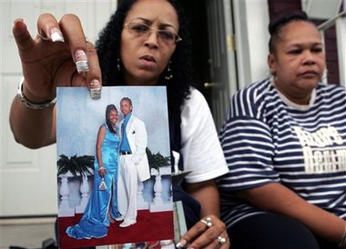 ����ѧ�����ȿ�ǽ���һ����ǹɱ(��ͼ)