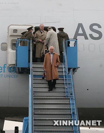 ŦԼ��������250���˵ִ�ƽ��(��ͼ)