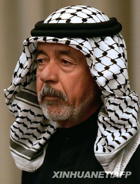 12��2�գ�������һ�ر�ͥ�д�ǰ��Ȩ�߹١��ºš���ѧ����İ����ɣ�����������̡��������ڶ��α��д����̡��������������������׶��͸�����ͥ���������Ƭ��2007��1��8���㣩��