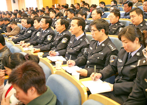 �μӻ���ĵ�Ա�ɲ��۾�������ȡ��ί�쵼��Ҫ����