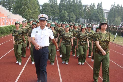 2009年上虞市春晖中学高一新生军训