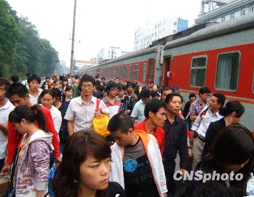 ��·�񺽹�·���˷��̸߷�˳���ɹ�(ͼ)