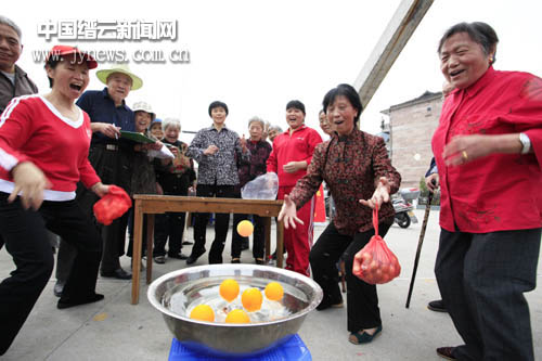 水南社区举行庆祝老人节趣味活动 图--缙云新闻