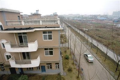 �人400�����±������ٲ�Ǩ(ͼ)