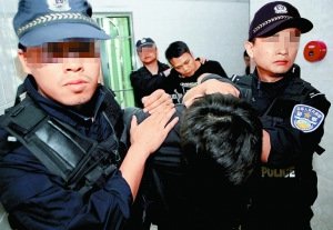 点击图片可在新窗口打开 深圳警方两个月破获8宗网络赌博案