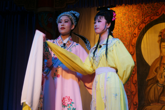 传媒学子走进民间剧团