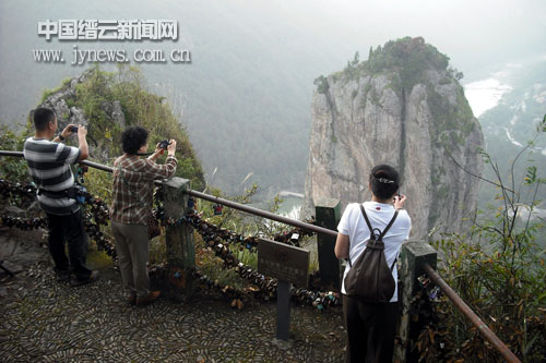 缙云县委宣传部,缙云县文联等派人陪同.桥式起重机操作步骤图片