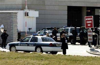 2005��3��14�գ�����ɭ�ϵ�����������ͻȻ�⵽����̿�Ҳ����ġ����š��ġ�Ϯ�����������ʼ��������ı��Ƚ����رգ�175��������Ա�������룬275�˽��������顣(����ͼ)