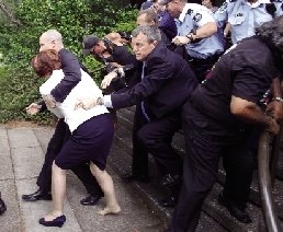 �Ĵ�����Ů����������������Χ�� �����ܶ�Ь