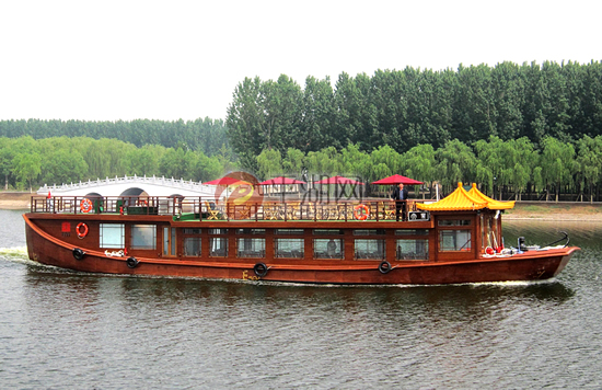 "平湖造"仿古休闲船亮相西湖