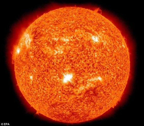 资料图:美国宇航局公布的太阳活动图片
