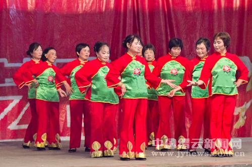 姓王村:载歌载舞欢度重阳节--缙云新闻网