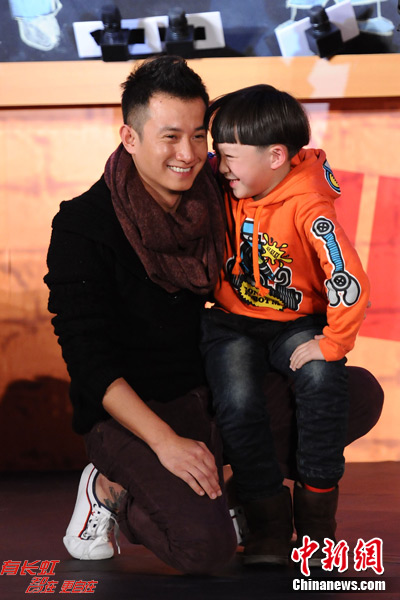 小孩跟爸爸_小爸爸中的小孩是谁