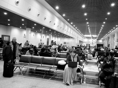 烟味 香港飞伦敦航班紧急备降武汉-医务人员,工