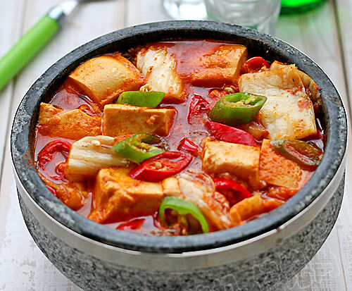 韩式辣白菜豆腐汤