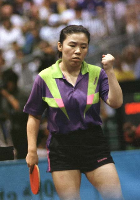 智慧女人邓亚萍从运动员到企业总裁衣品进阶