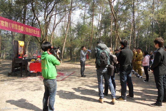 于震等横店诠释《利箭纵横》-影视-东阳新闻网