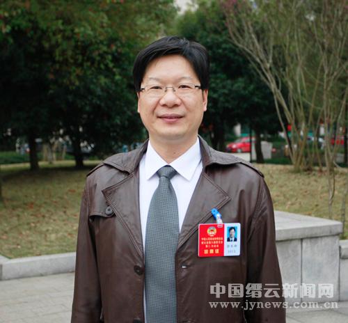 攻坚克难 勇于担当--访县政协委员邵东明