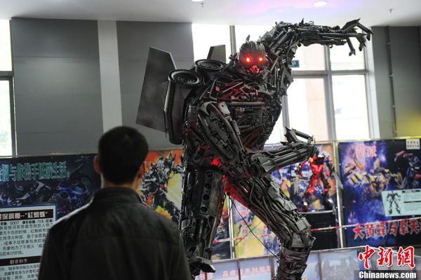 变形金刚集体亮相成都