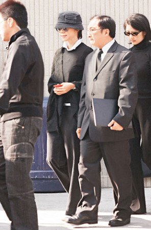 王大治妻子遭人肉曝光 糟糠之妻们也很美艳