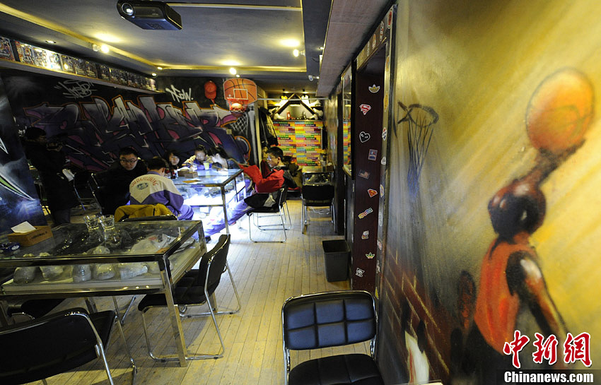 长春现“球鞋”主题餐厅
