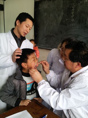 城西卫生院拉开小学生小学筛查治疗工作奥数教龋齿图片