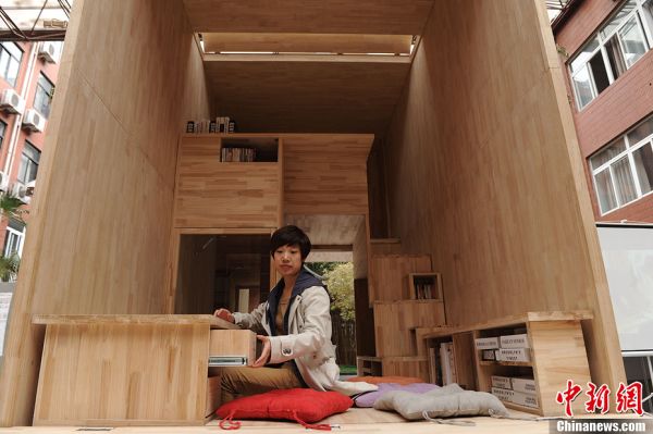 重庆学生造7平米“箱宅”