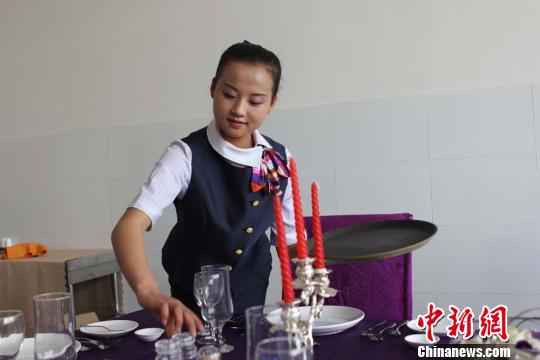 “大考”中职生动手能力