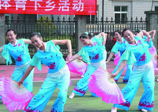体育下乡首站到桃花