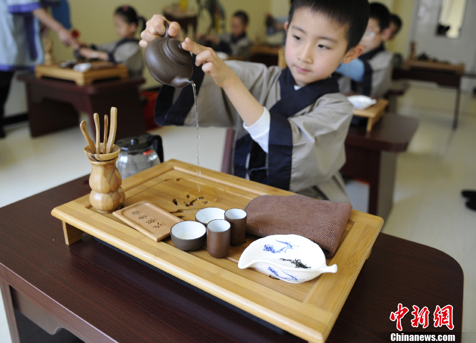 长春5岁学童学茶道