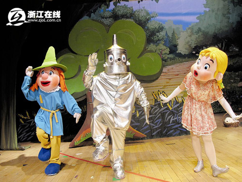 《绿野仙踪》,杭州的小朋友可以亲身走进多萝西,稻草人,铁皮人和狮子