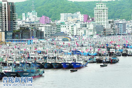 全区渔船全面休渔