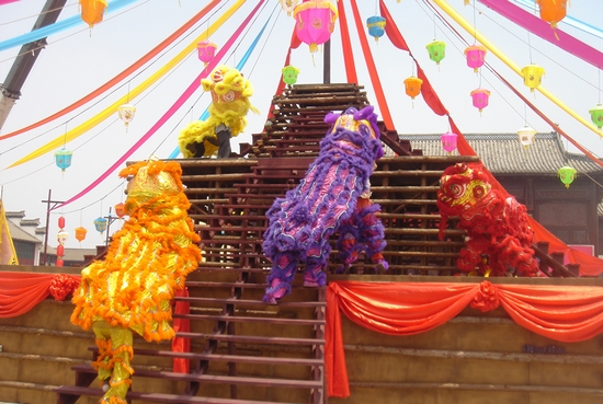 《利箭纵横》取景古民居戏台-《利箭纵横》-东