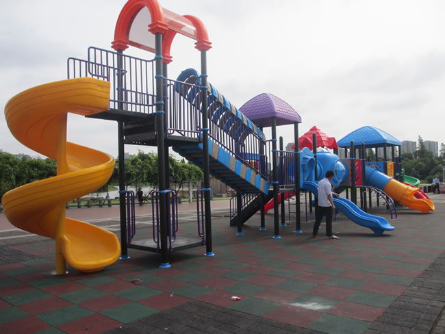 柳洲公园儿童游乐设施完成更新换代--嘉善新闻