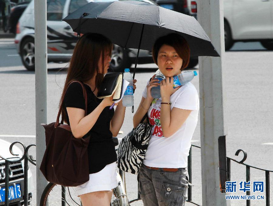 全国多地迎高温天气