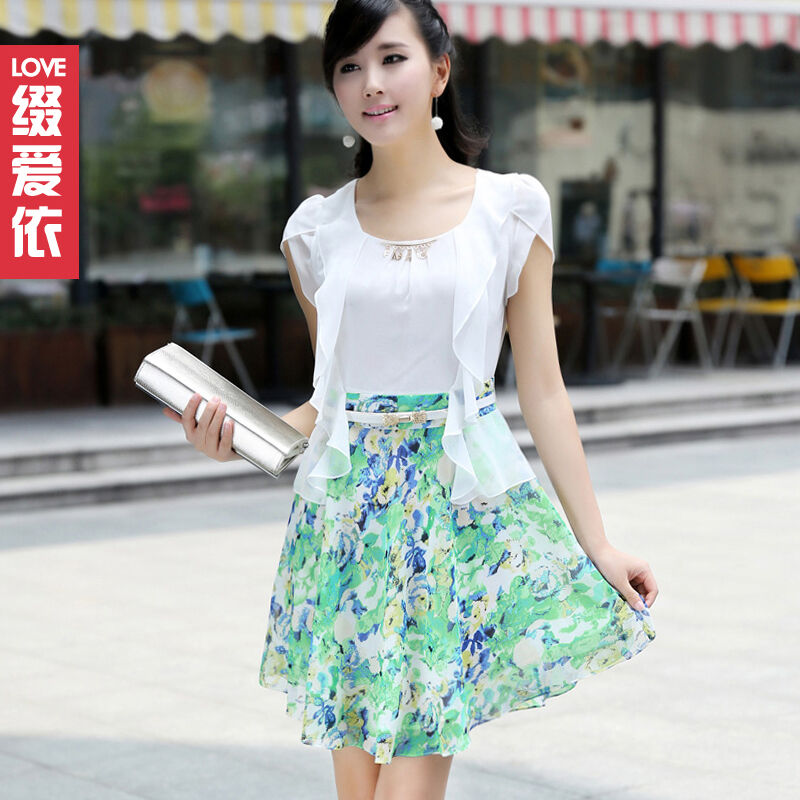 街拍<em>美女夏装</em>连衣裙搭配-连衣裙,搭配,凉鞋-武