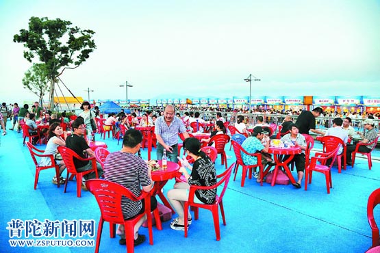 海鲜美食汇昨开幕
