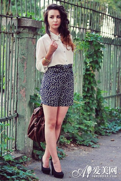 高<em>腰短裤</em>+<em>衬衫</em> 显高显瘦两不误-白<em>衬衫</em>,牛仔裤