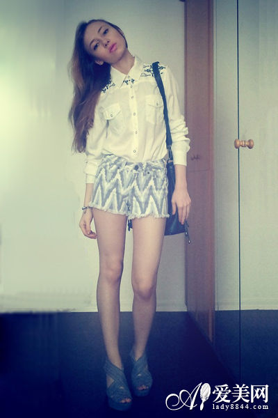 高<em>腰短裤</em>+<em>衬衫</em> 显高显瘦两不误-白<em>衬衫</em>,牛仔裤