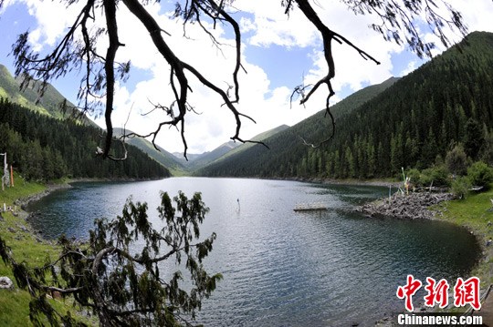 探访四川金川高山情人海