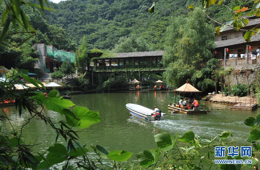 秦岭金丝大峡谷清凉宜人