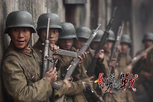 导演董亚春执导的电视剧《长沙保卫战》全景式