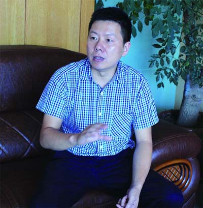金建军疏堵结合整治城市牛皮癣
