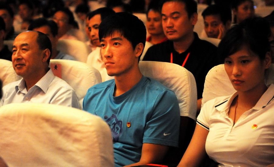 缩胸减重PK 大姨妈 竞技体育何苦为难女人-奥