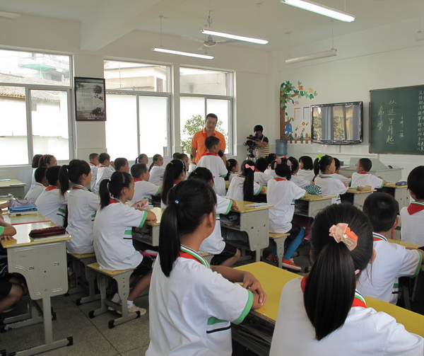 海外小学教育好吗 14678525_374238.jpg
