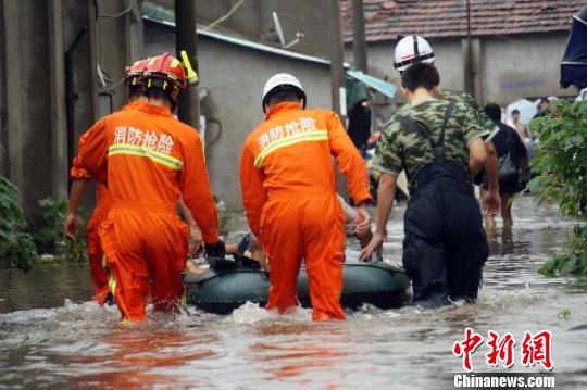 台风天“微爱心”凝聚大爱民间泉涌最美浙江人