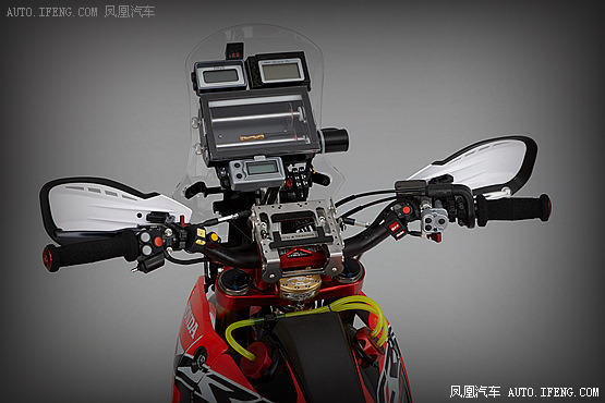 本田车队发布2014年达喀尔拉力赛新车