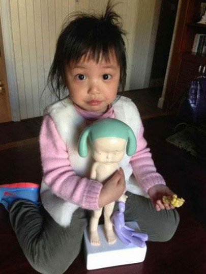 <em>文章</em>给<em>女儿</em>穿白富美T 揭星二代公主王子命-徐